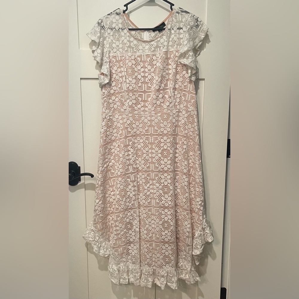 Suzanne Betro Lace dress size XL